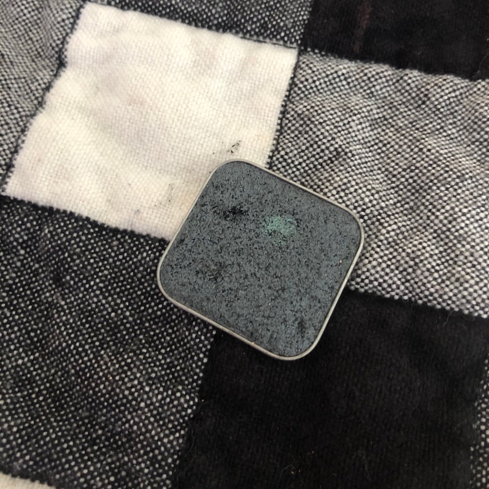 “Jr. Prom” Seint Beauty Eyeshadow